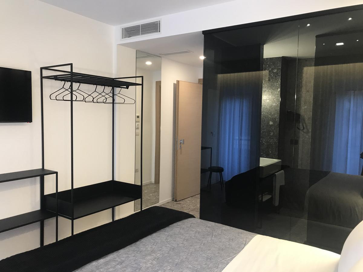 Myhome 75 Premium Luxury B&B เปสการา ภายนอก รูปภาพ