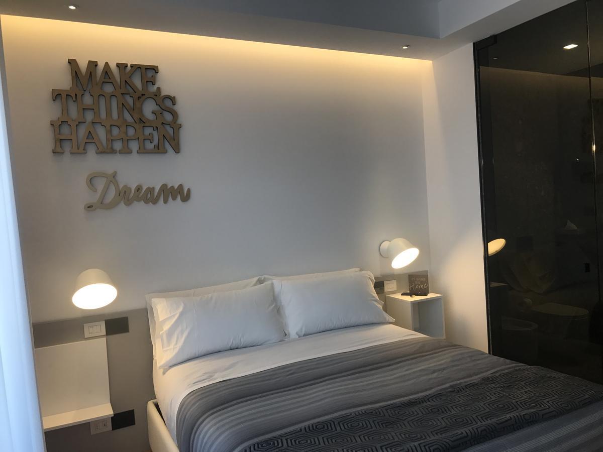 Myhome 75 Premium Luxury B&B เปสการา ภายนอก รูปภาพ