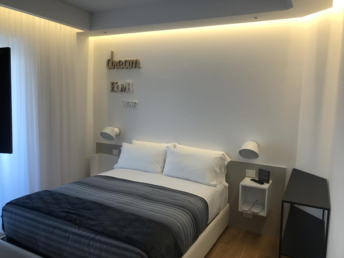 Myhome 75 Premium Luxury B&B เปสการา ภายนอก รูปภาพ